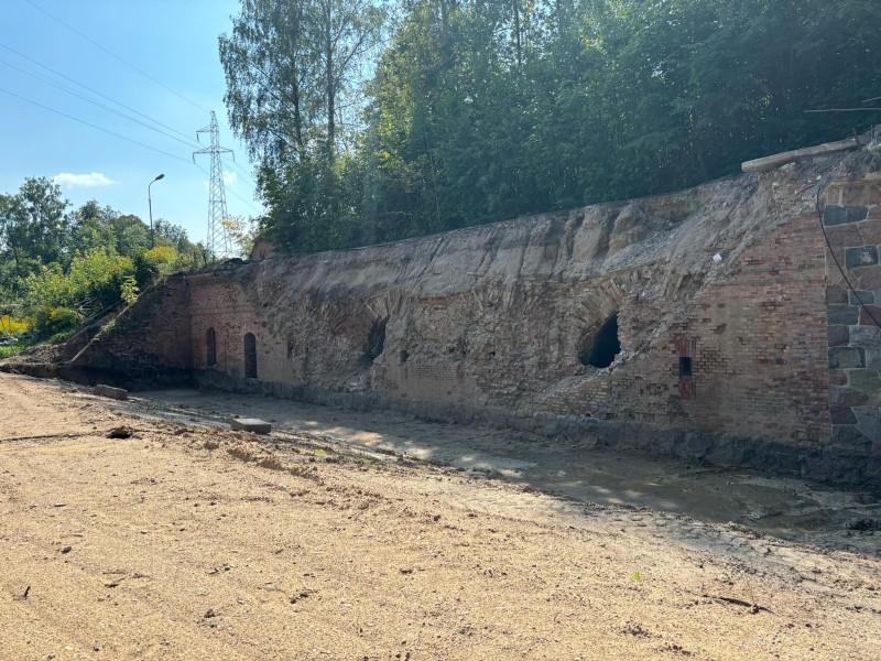 Giżycko, Twierdza Boyen (poł. XIX w.). Odtworzenie prawej kaponiery rawelinowej Frontu III. Etap I – naprawa i uzupełnienie zniszczeń elewacji