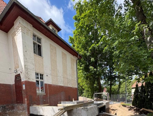 Dom Seniora w Giżycku nabiera kształtów. Trwają intensywne prace przy ul. Pionierskiej