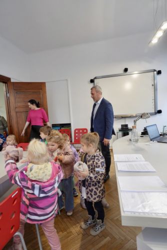 Małe Misie poznawały w Urzędzie Miejskim_2025