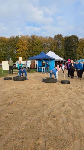 Rodzinny Piknik Sportowy z Zimnym Ptakiem