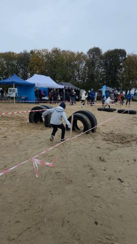 Rodzinny Piknik Sportowy z Zimnym Ptakiem