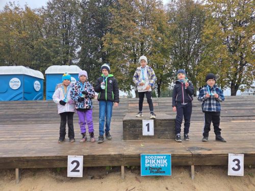 Rodzinny Piknik Sportowy z Zimnym Ptakiem