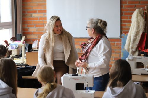 Uczniowie ZSKŚiA nadali drugie życie tkaninom | Warsztaty 27.03.2025